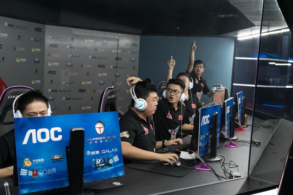 如英国的加 如英国的加